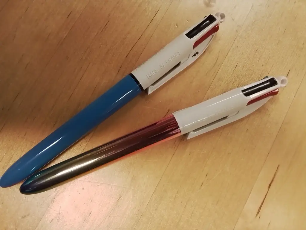 stylo 4 couleurs BIC (couleurs aléatoires)