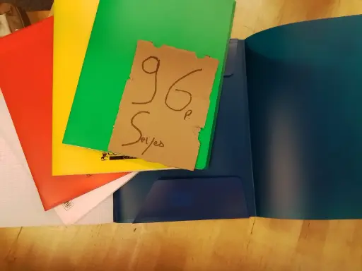 Cahier 24 x 32 plastique à rabats SEYES 96p