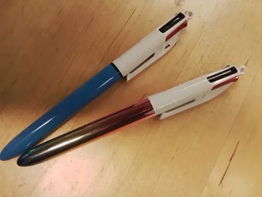 [P0002] stylo 4 couleurs BIC (couleurs aléatoires)